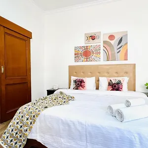 Apartment Olive Service Dlf Galleria Gurgaon
