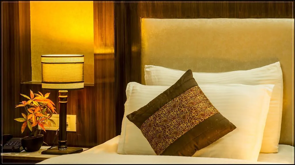 Hotel Radiance New Delhi 2*, Delhi (National Capital Territory of India)